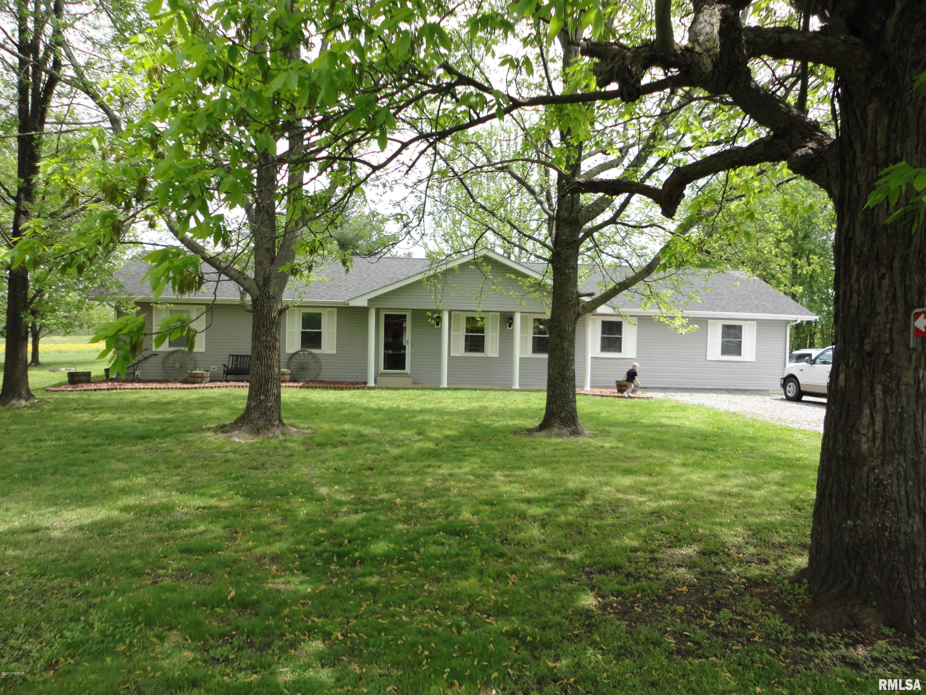 12526 Saraville Road Marion, IL 62959 - Photo 1 of 25