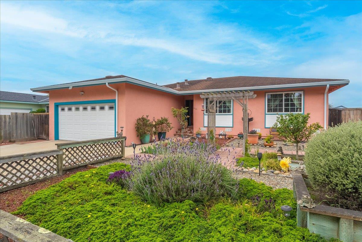 3127 Lake Drive Marina, CA 93933 - Photo 3 of 52