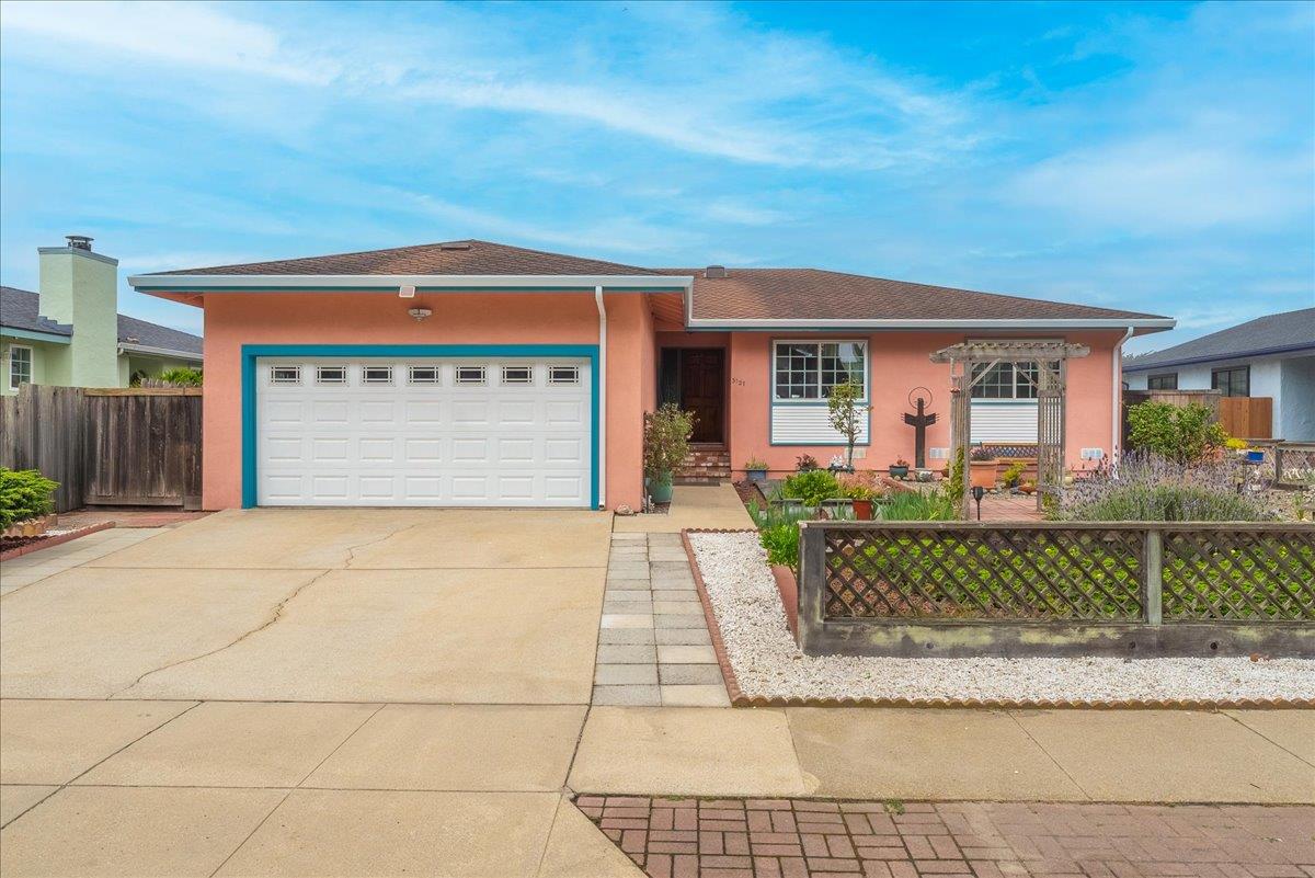 3127 Lake Drive Marina, CA 93933 - Photo 4 of 52