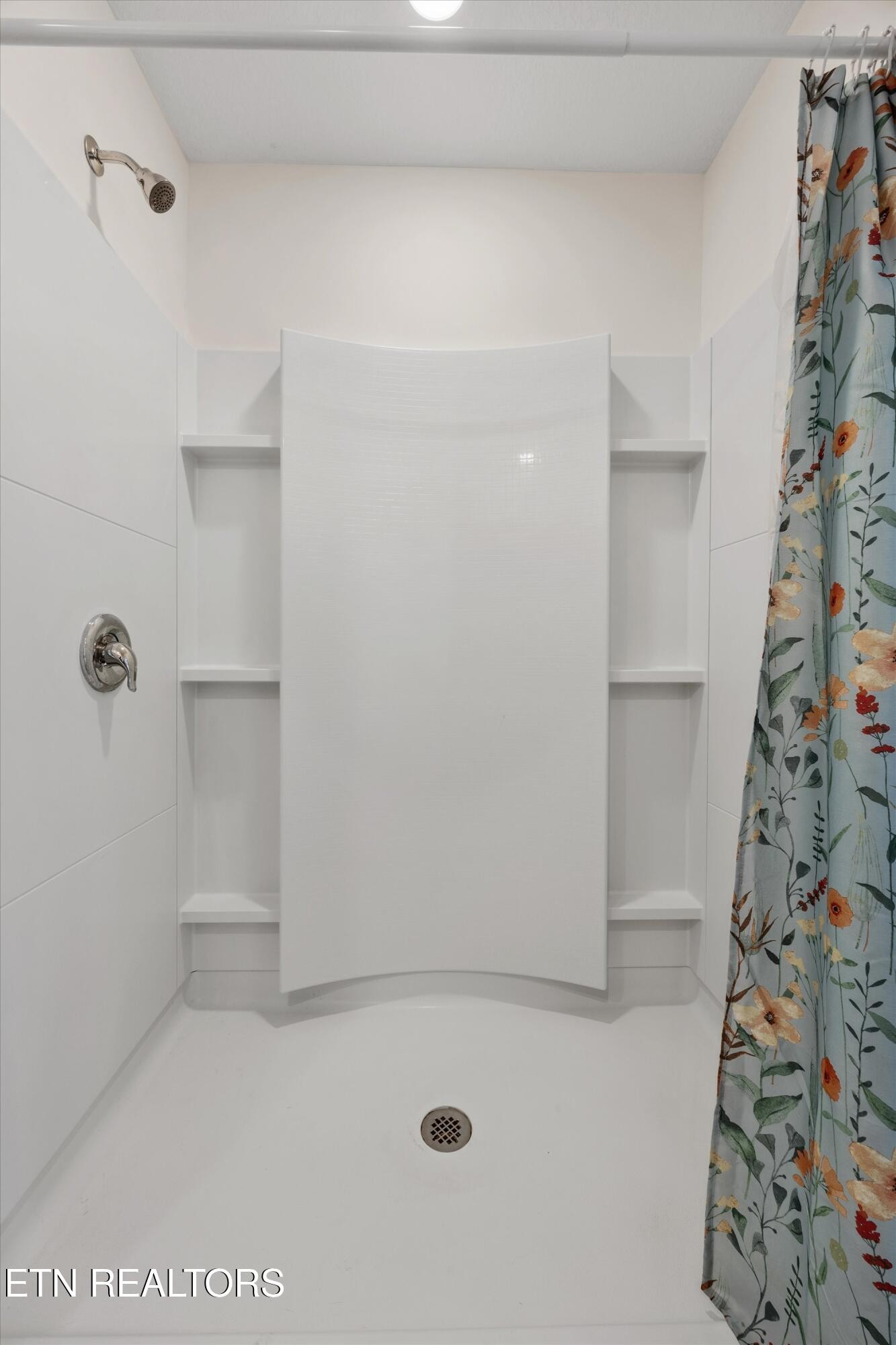 248 Belle Court Talbott, TN 37877 - Photo 26 of 36 a bathroom with a shower