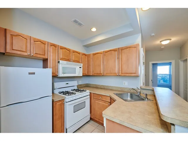 $3,000 | 12 Humboldt Place, Unit 3, Boston, MA 02127