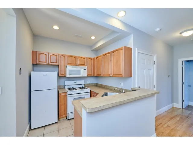 $3,000 | 12 Humboldt Place, Unit 3, Boston, MA 02127