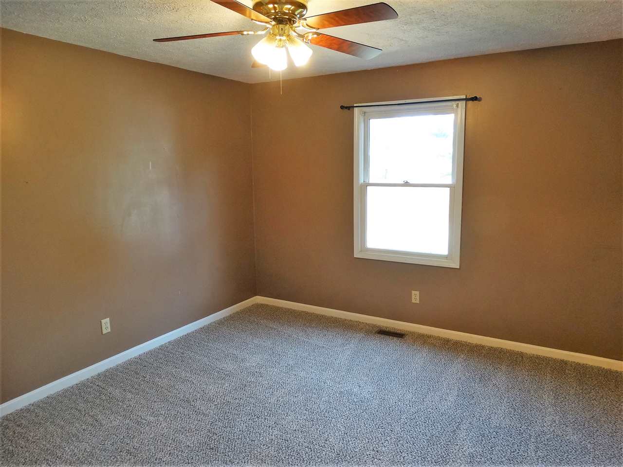9622 Rabbit Run Drive Newburgh, IN 47630 - Photo 14 of 23