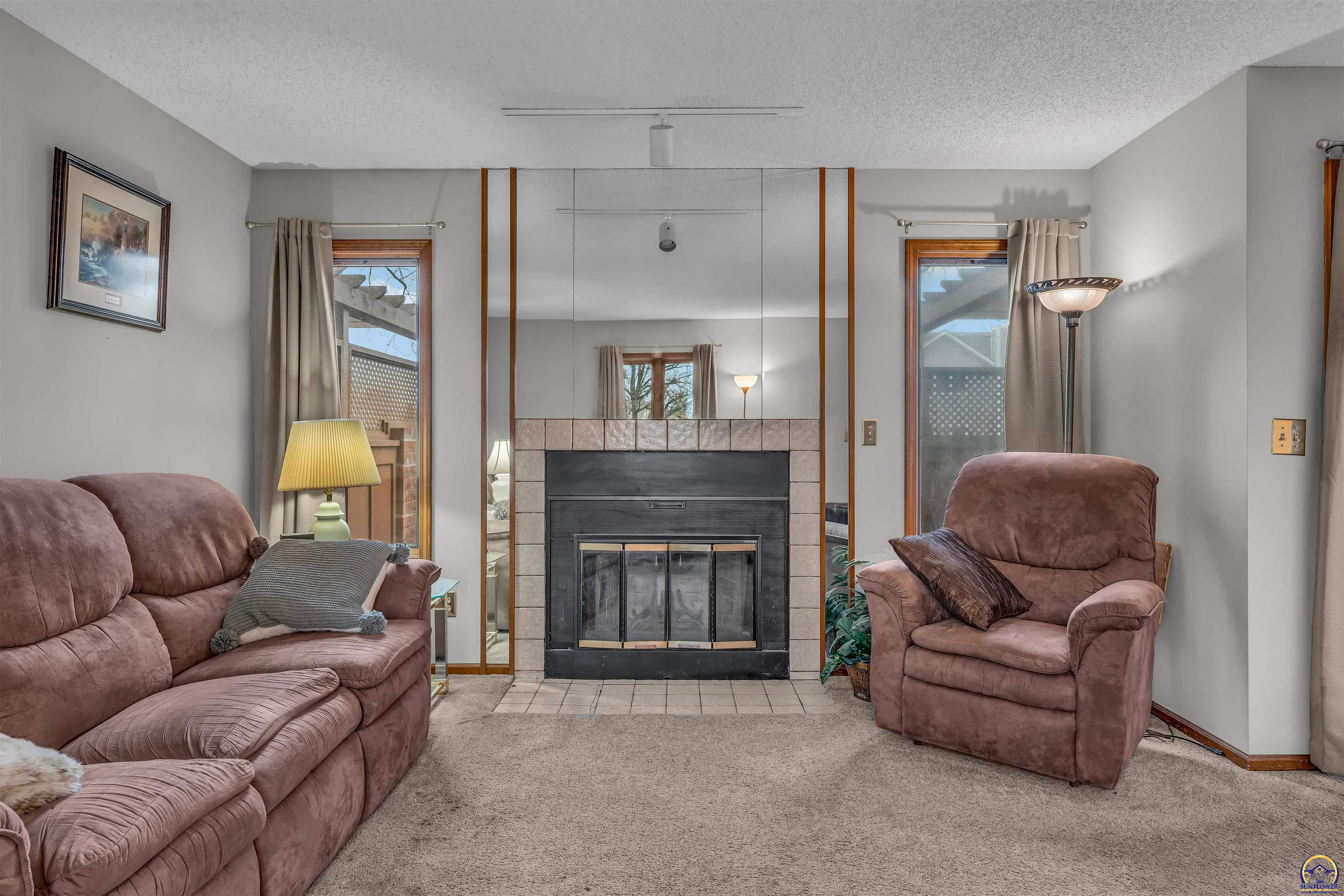 5657 Southwest Hawick Lane Topeka, KS 66614 - Photo 11 of 34