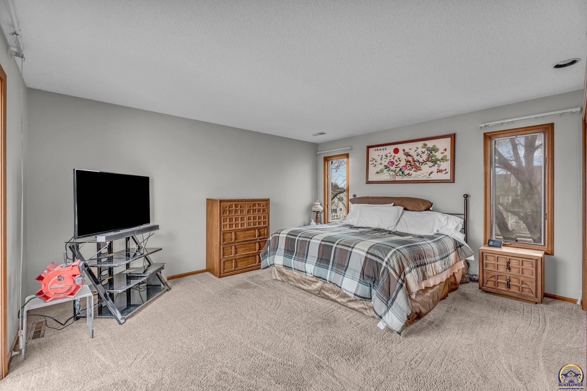 5657 Southwest Hawick Lane Topeka, KS 66614 - Photo 21 of 34