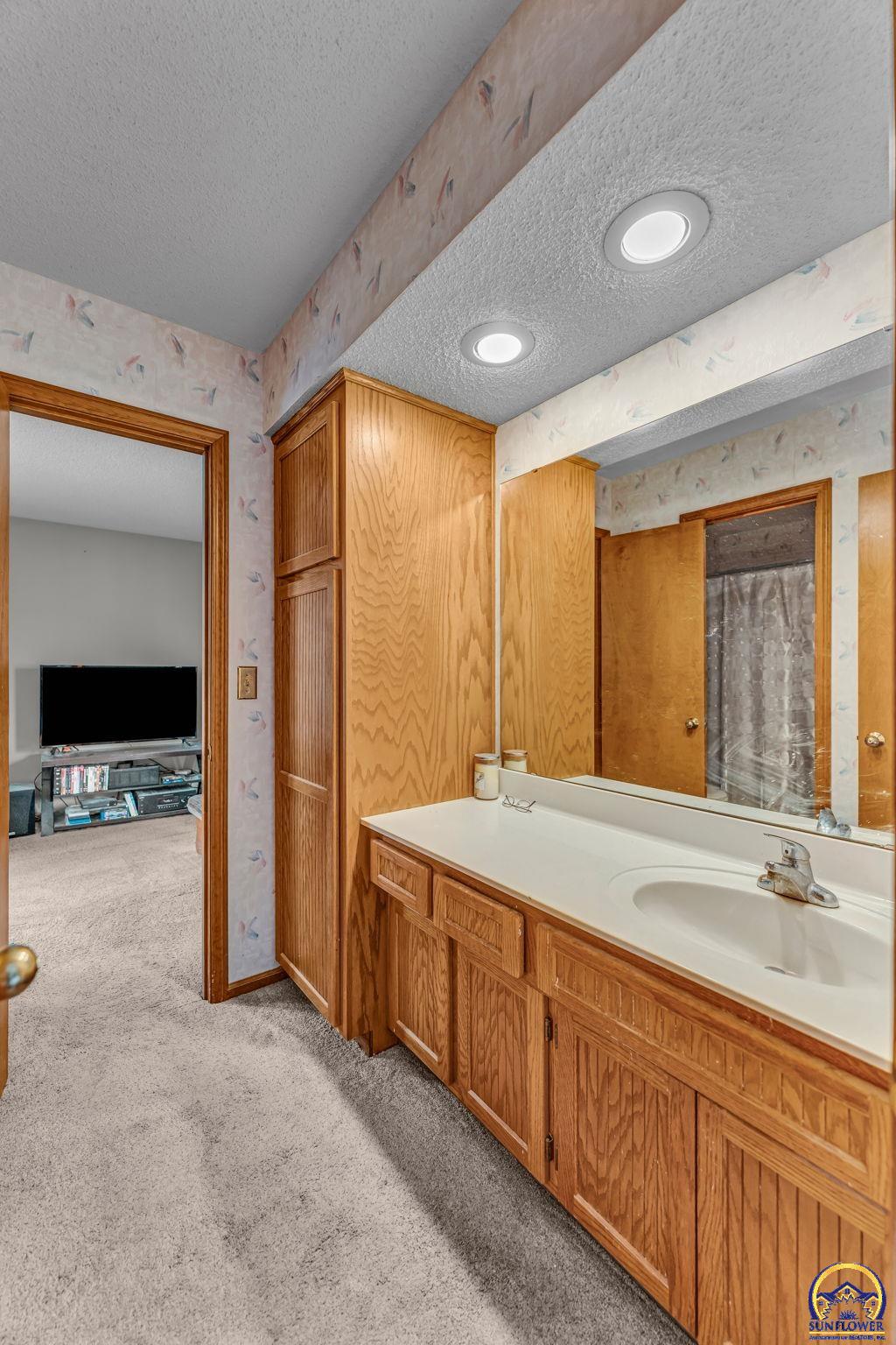 5657 Southwest Hawick Lane Topeka, KS 66614 - Photo 23 of 34