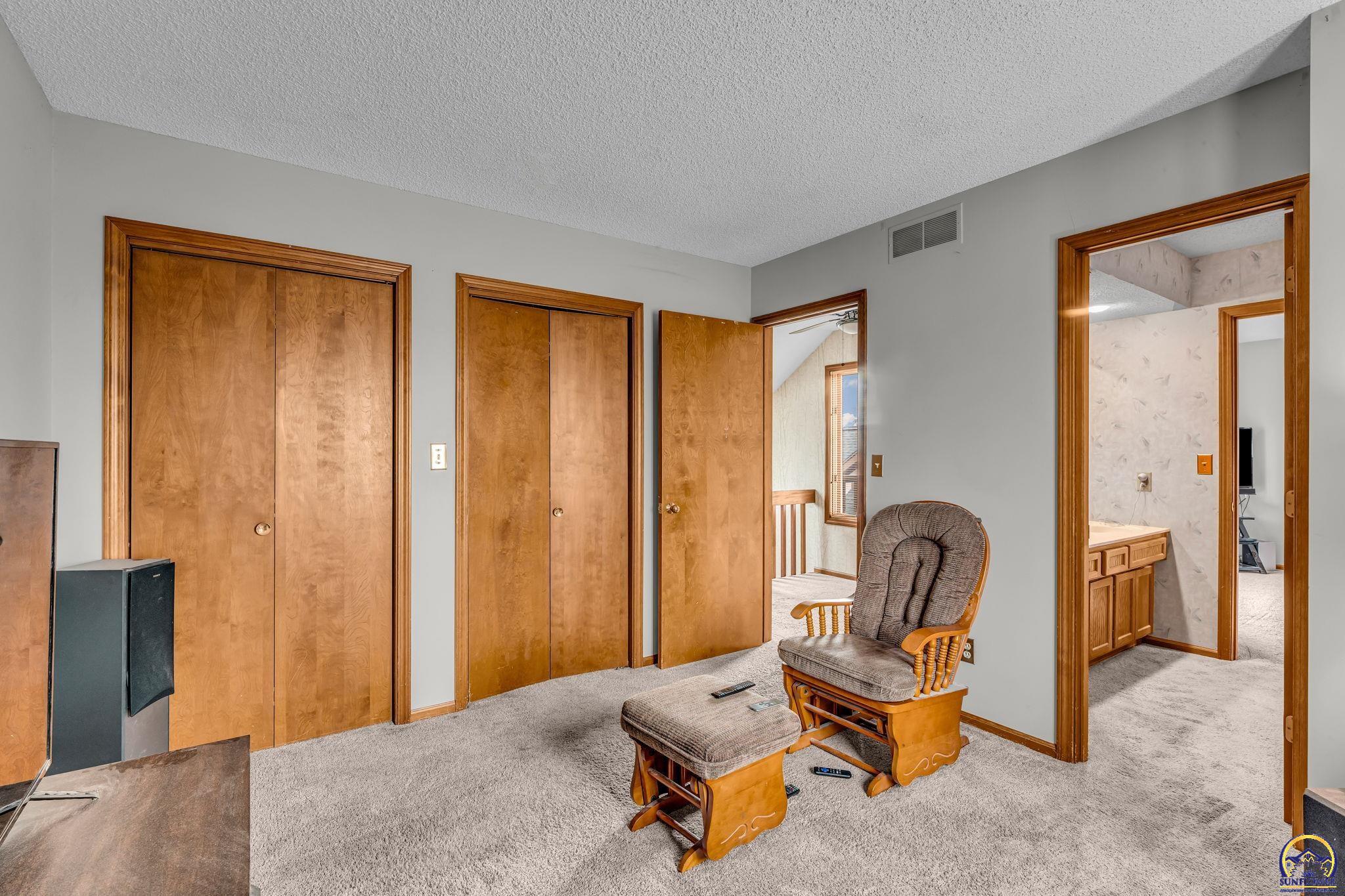 5657 Southwest Hawick Lane Topeka, KS 66614 - Photo 26 of 34