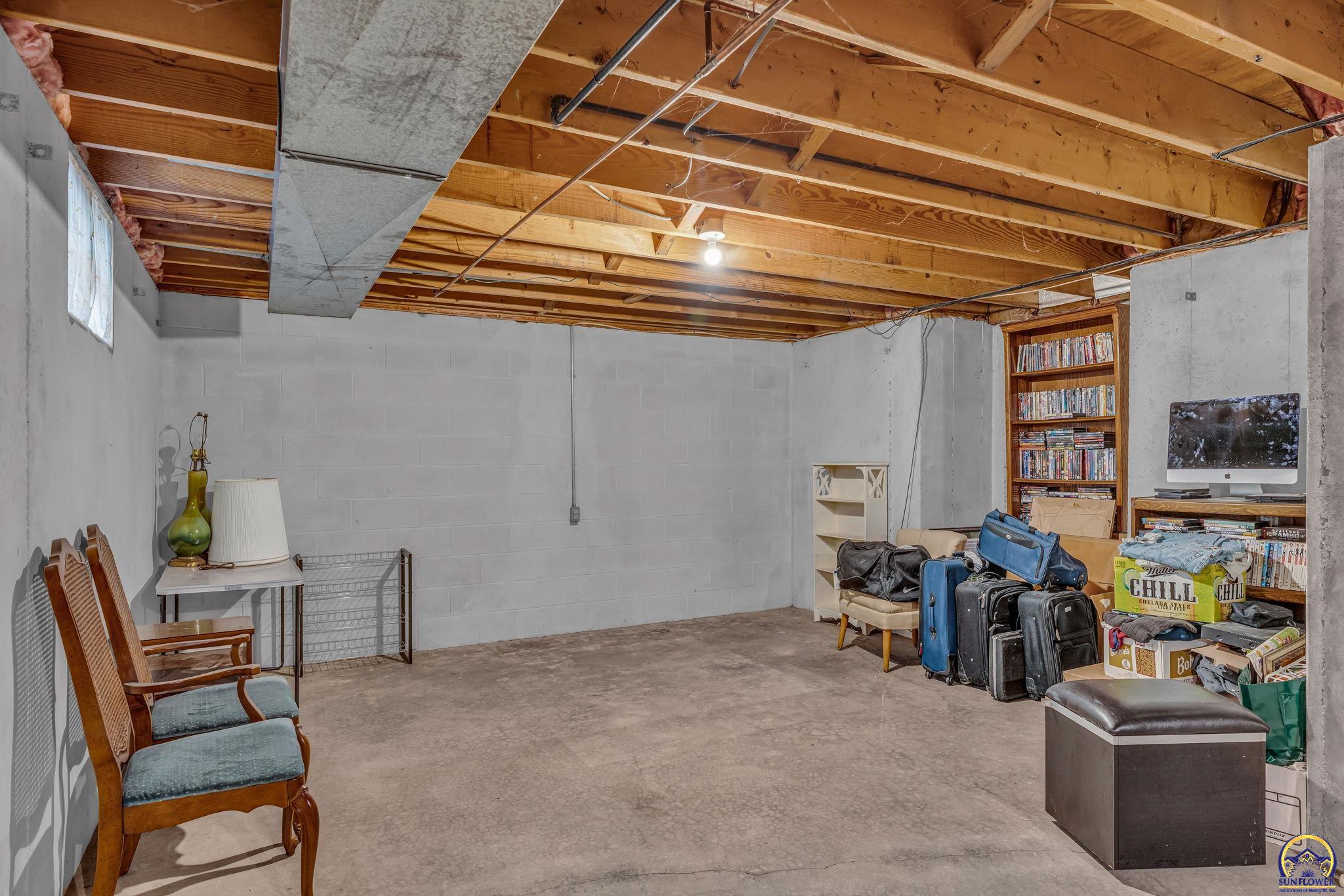 5657 Southwest Hawick Lane Topeka, KS 66614 - Photo 29 of 34