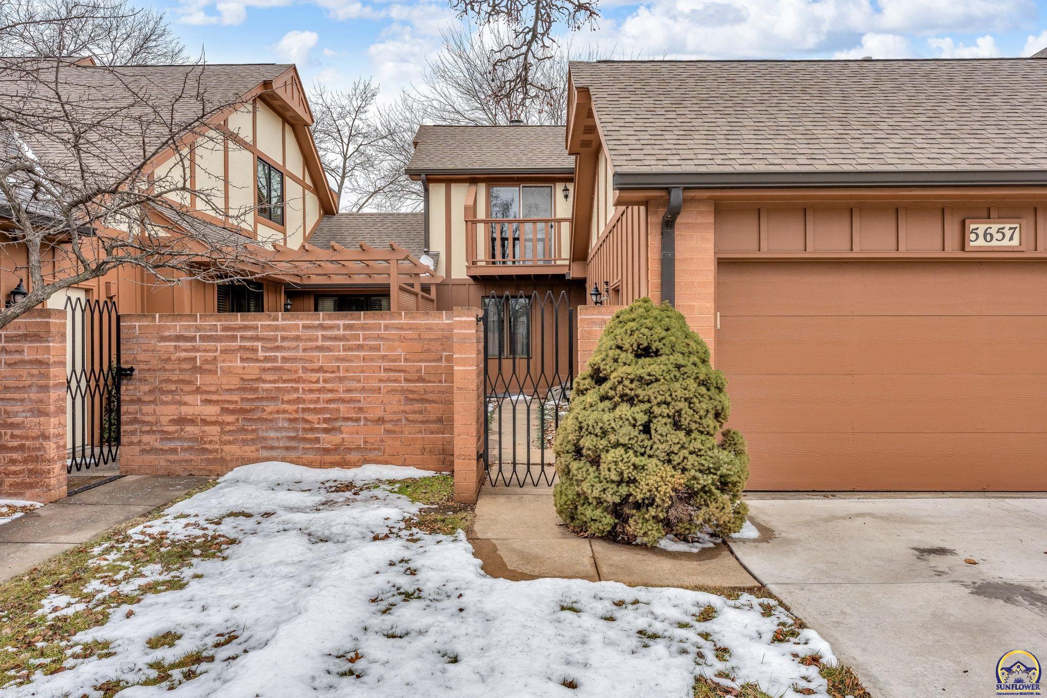 5657 Southwest Hawick Lane Topeka, KS 66614 - Photo 6 of 34