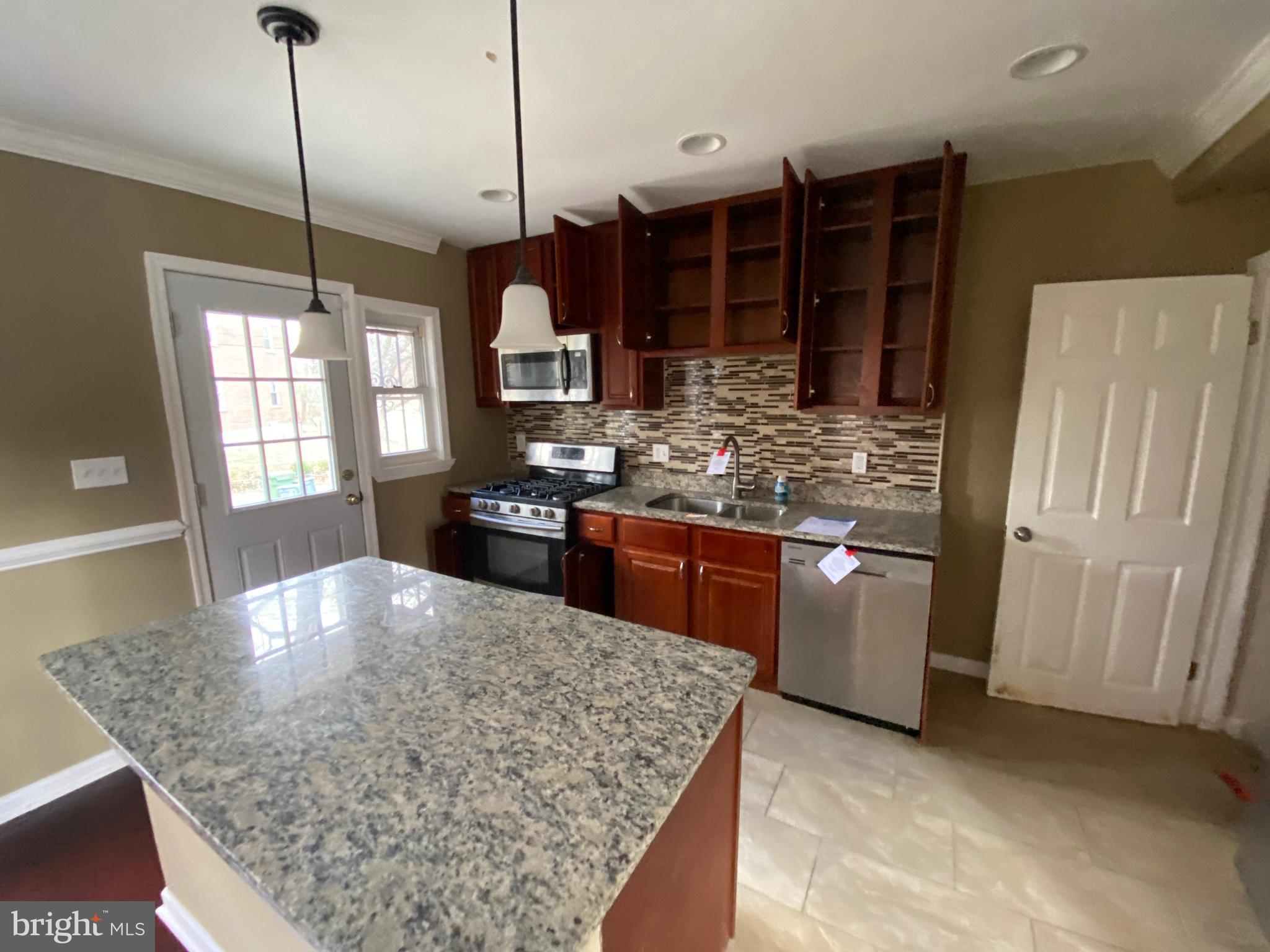 1048 Upnor Road Baltimore, MD 21212 - Photo 3 of 11