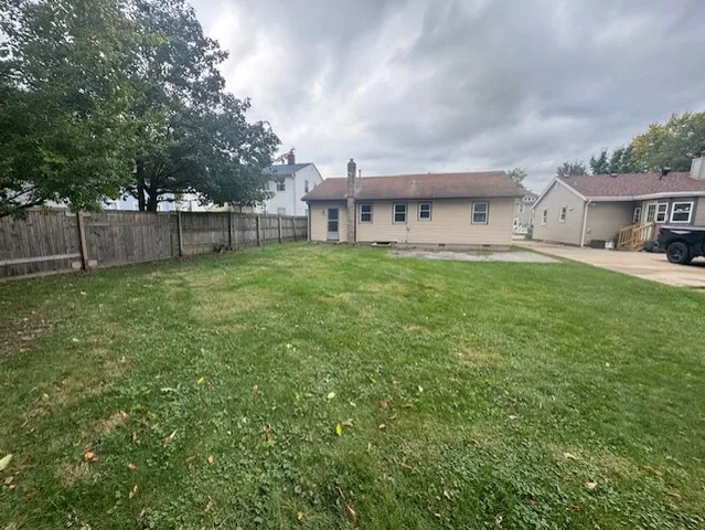 $179,900 | 215 North Ohio Street, Aurora, IL 60505