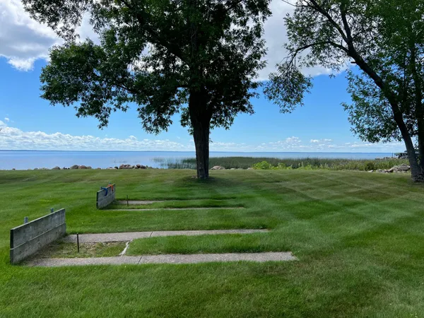 $115,900 | 46019 State Highway 47, Unit 5, Isle, MN 56342