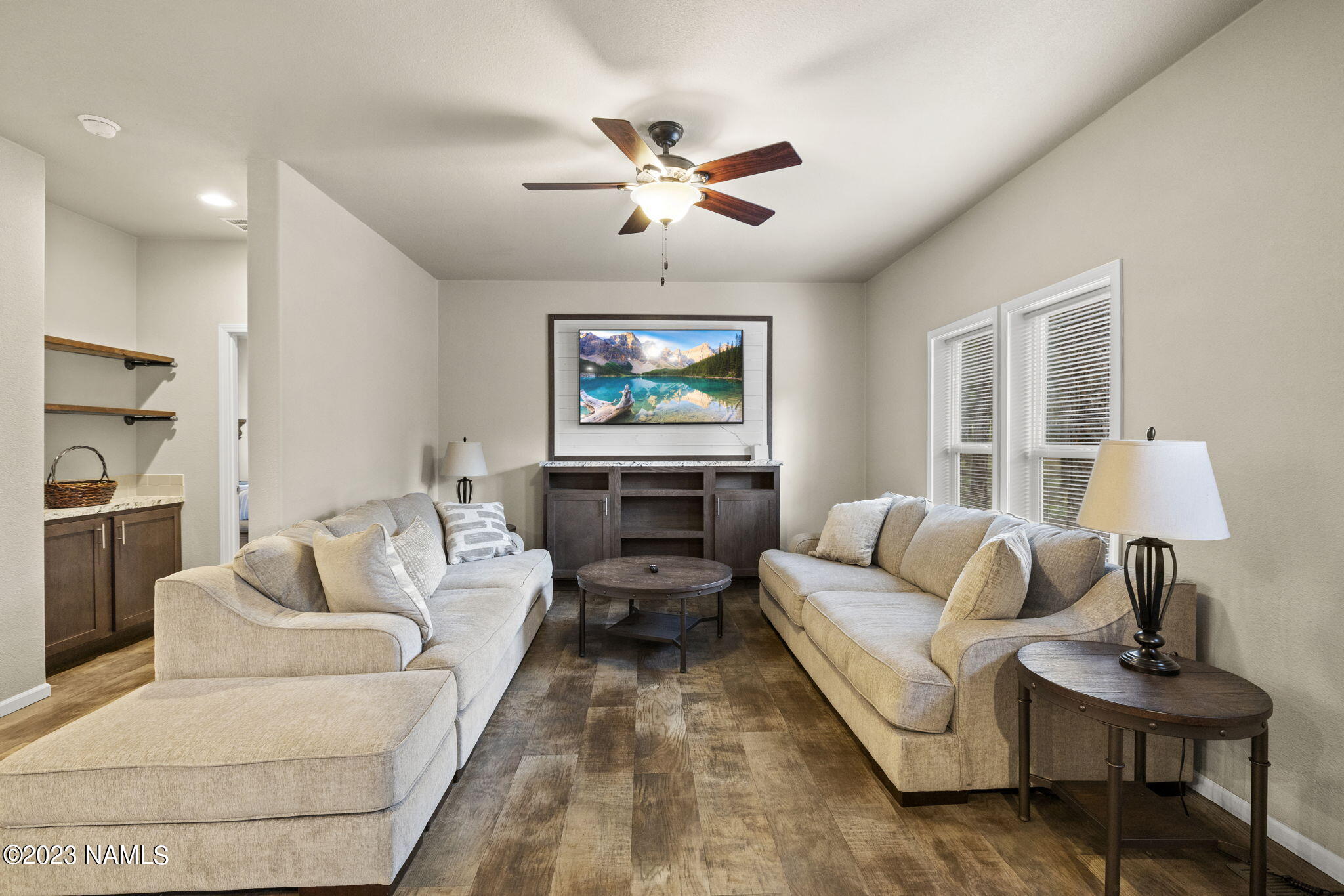 12642 South Park Road Parks, AZ 86018 - Photo 9 of 32 Living Room