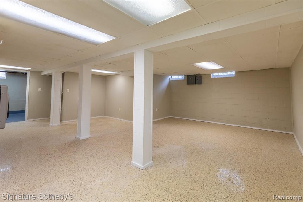 1464 South Renaud Road Grosse Pointe Woods, MI 48236 - Photo 21 of 25