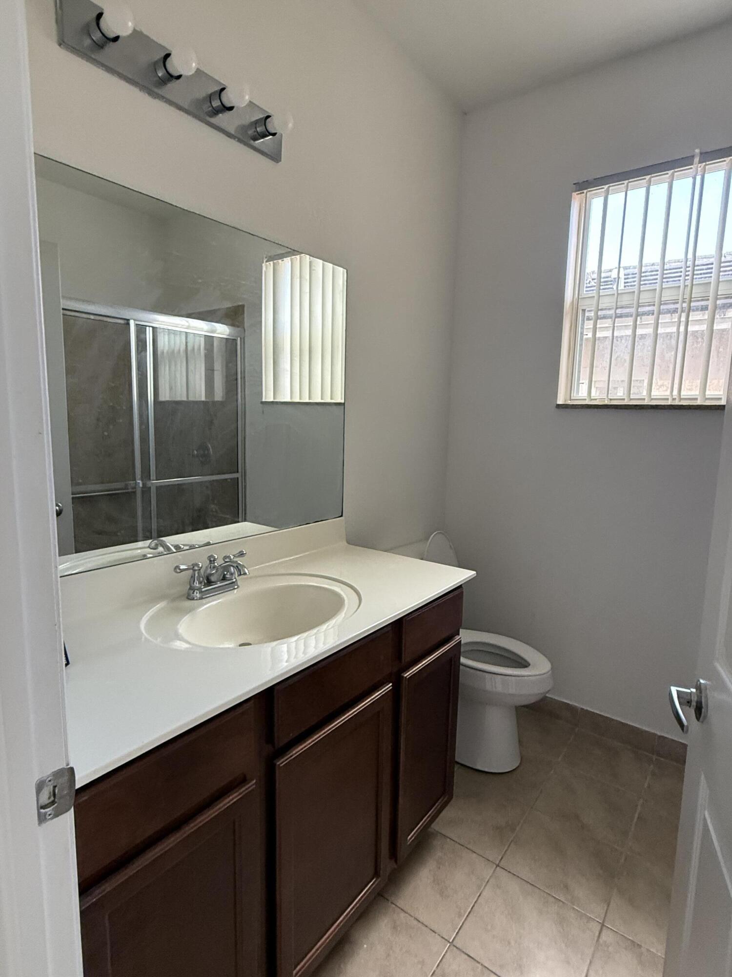 657 Southeast 30th Terrace Homestead, FL 33033 - Photo 8 of 13 IMG_3277