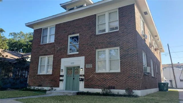 $1,600 | 3717 Audubon Place, Unit 1, Houston, TX 77006