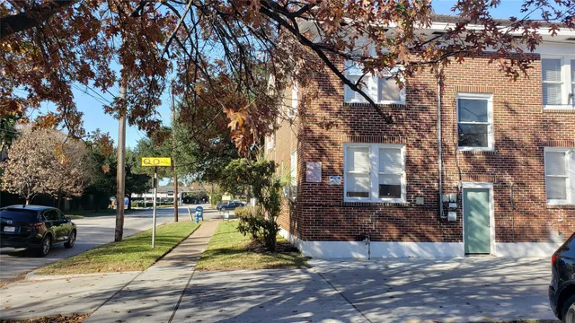 $1,600 | 3717 Audubon Place, Unit 1, Houston, TX 77006