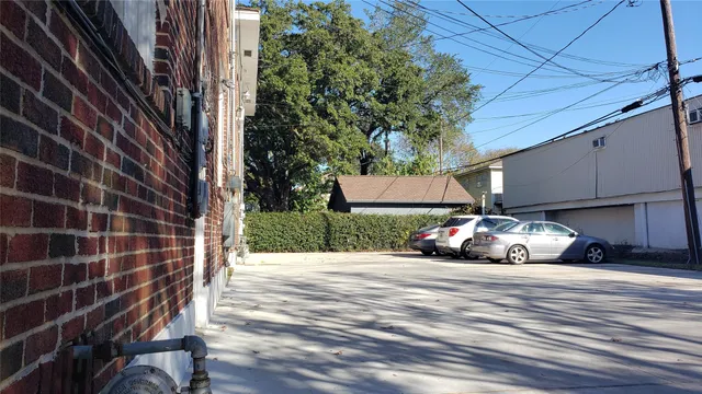 $1,600 | 3717 Audubon Place, Unit 1, Houston, TX 77006