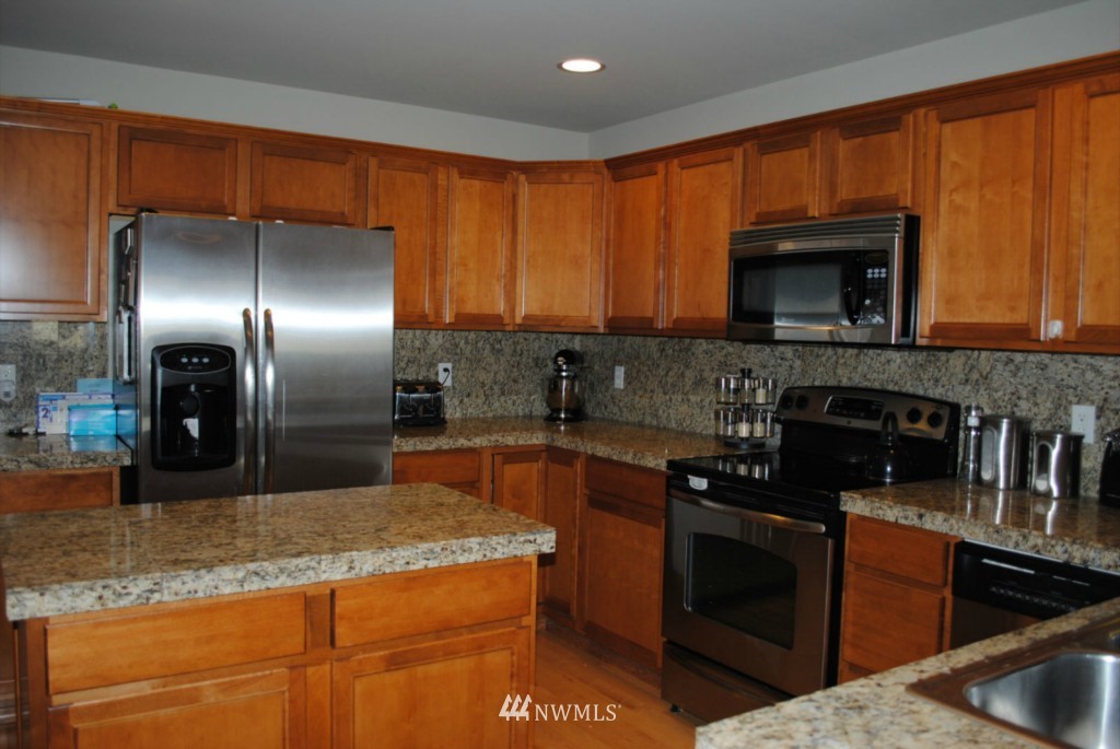 121 196th Street Southwest Bothell, WA 98012 - Photo 2 of 7