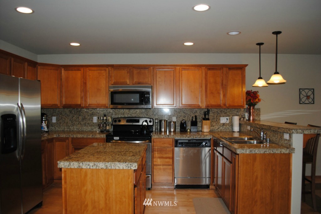 121 196th Street Southwest Bothell, WA 98012 - Photo 3 of 7