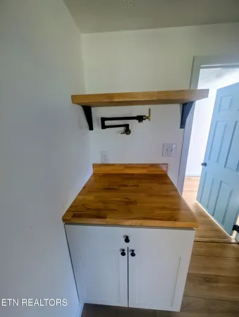 $310,999 | 1700 West Brushy Valley Drive, Powell, TN 37849