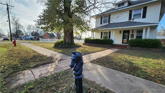 $239,000 | 501 North Monroe Street, Versailles, MO 65084