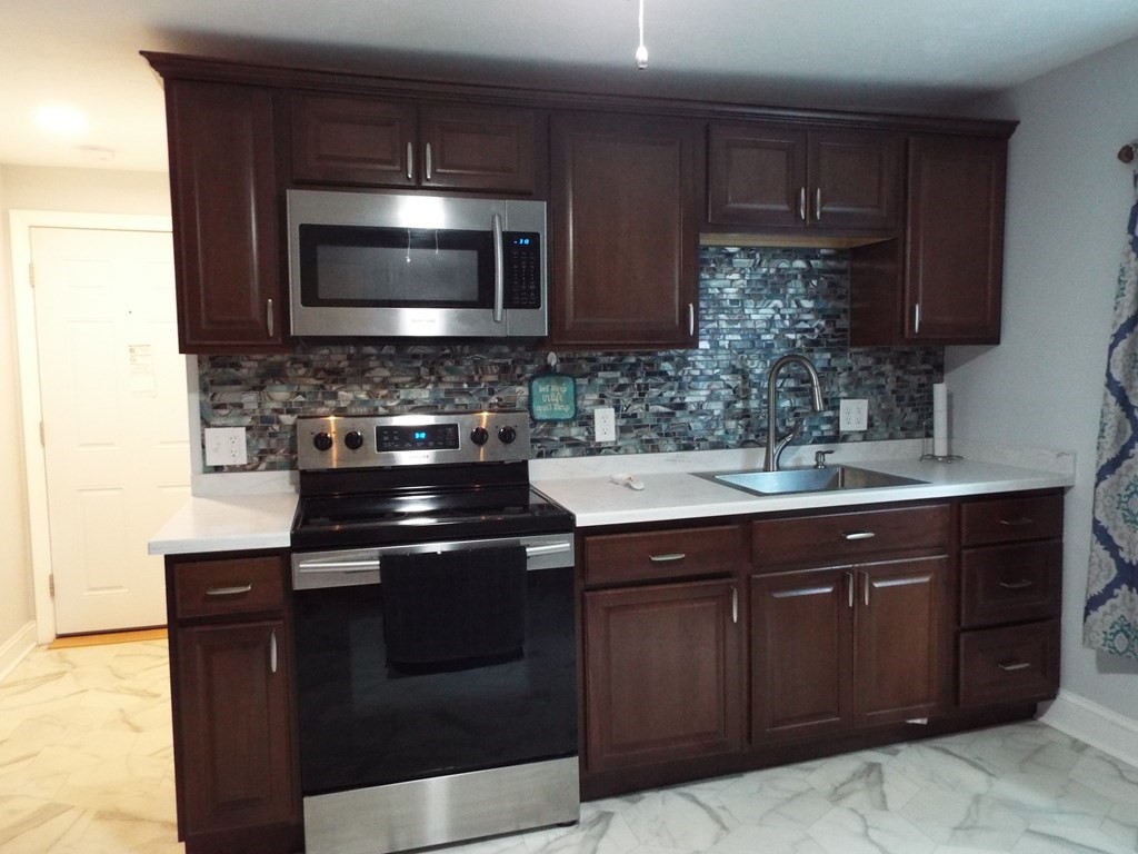 10 Vecchia Street, Unit D Webster, MA 01570 - Photo 4 of 9