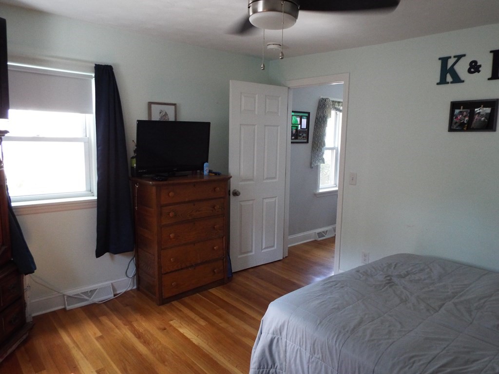 10 Vecchia Street, Unit D Webster, MA 01570 - Photo 5 of 9