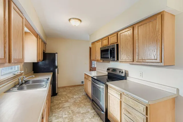 $319,900 | 80 Sherrie Lane, Woodbury, MN 55125