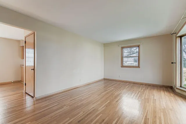 $319,900 | 80 Sherrie Lane, Woodbury, MN 55125