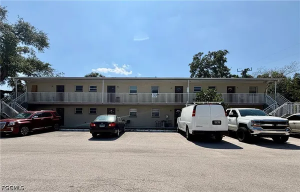 $995 | 2324 Grand Avenue, Fort Myers, FL 33901