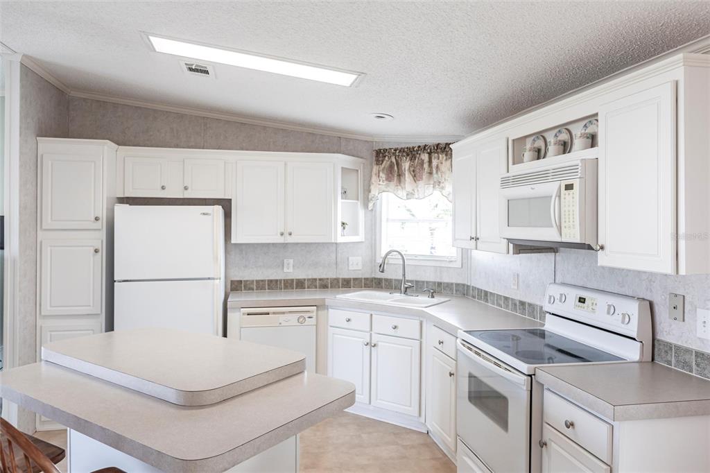 27 North Manatee Loop Punta Gorda, FL 33950 - Photo 11 of 45