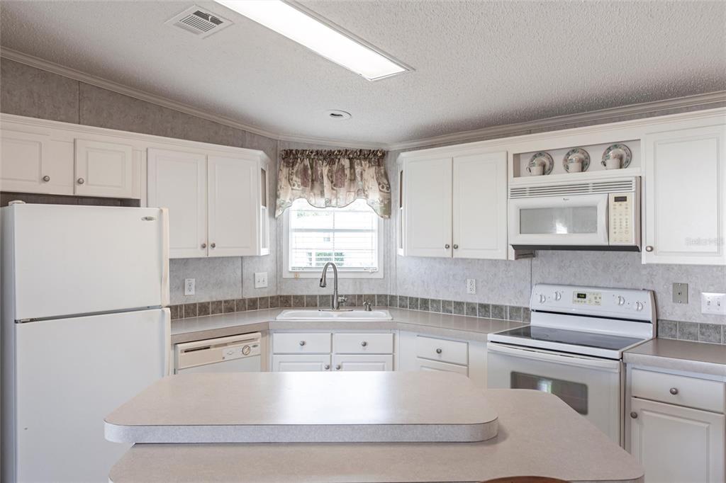 27 North Manatee Loop Punta Gorda, FL 33950 - Photo 10 of 45