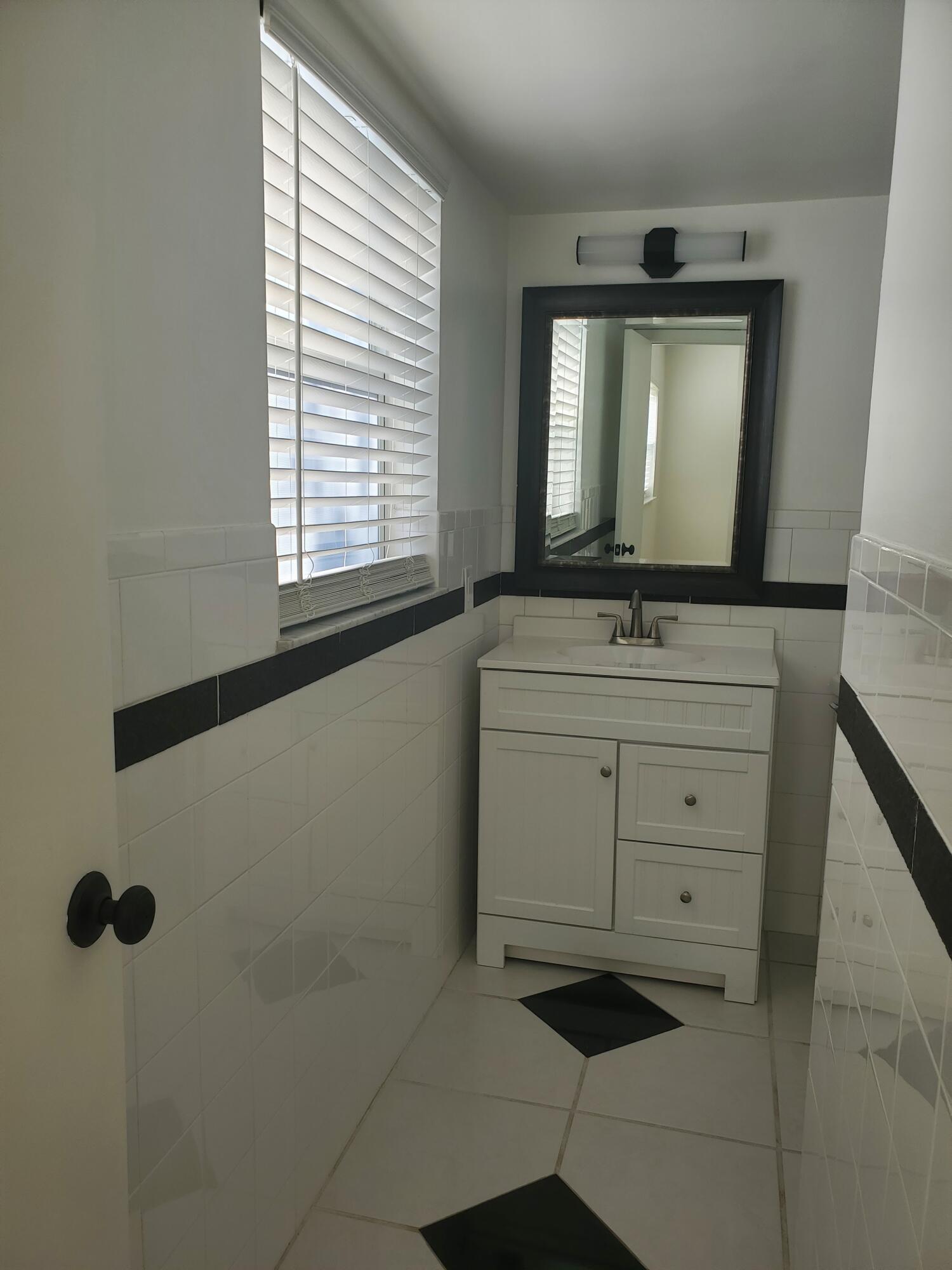 313 Southwest 1st Court, Unit L4 Pompano Beach, FL 33060 - Photo 16 of 17 20251124_124621