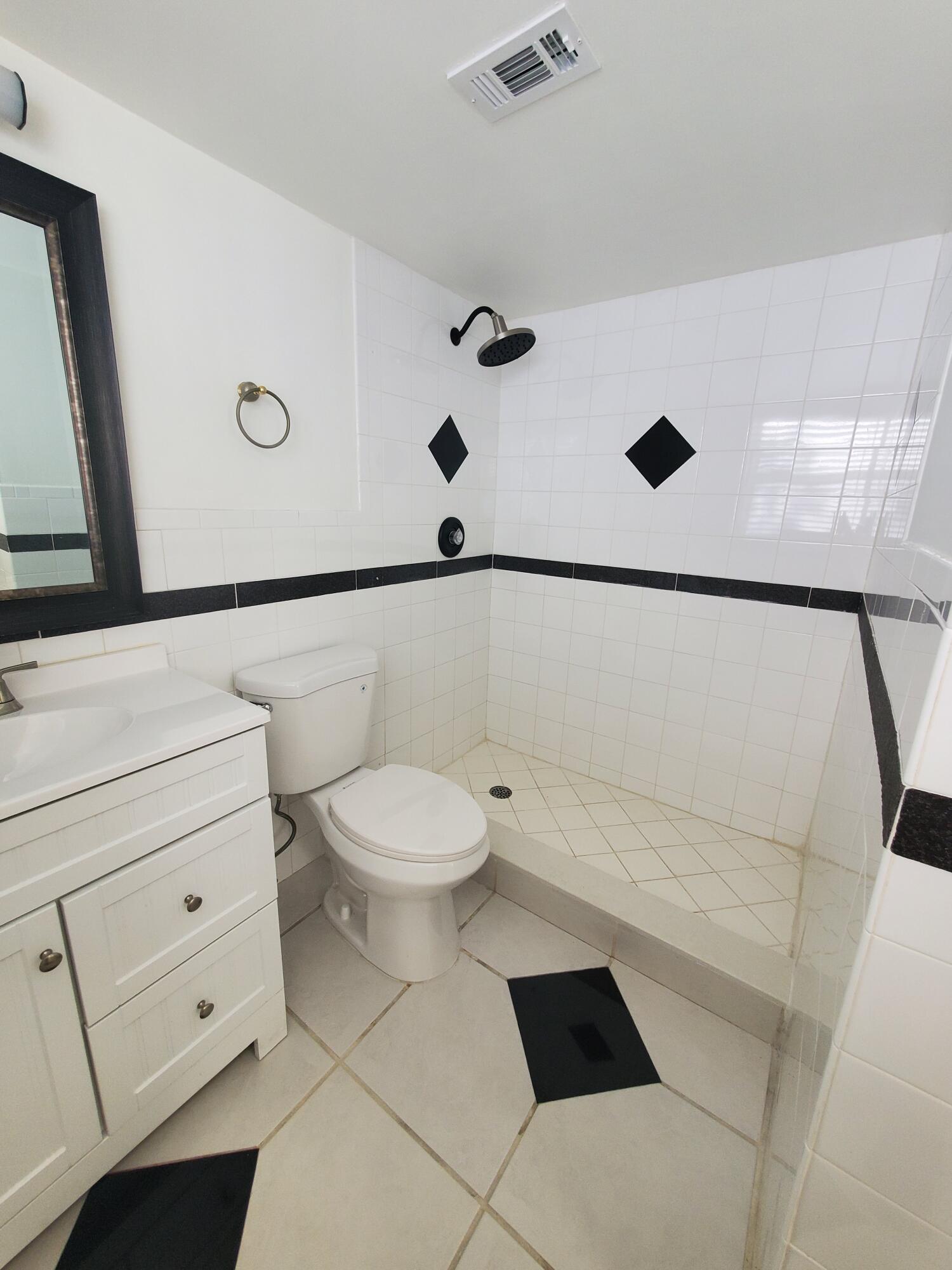 313 Southwest 1st Court, Unit L4 Pompano Beach, FL 33060 - Photo 17 of 17 20251124_124817