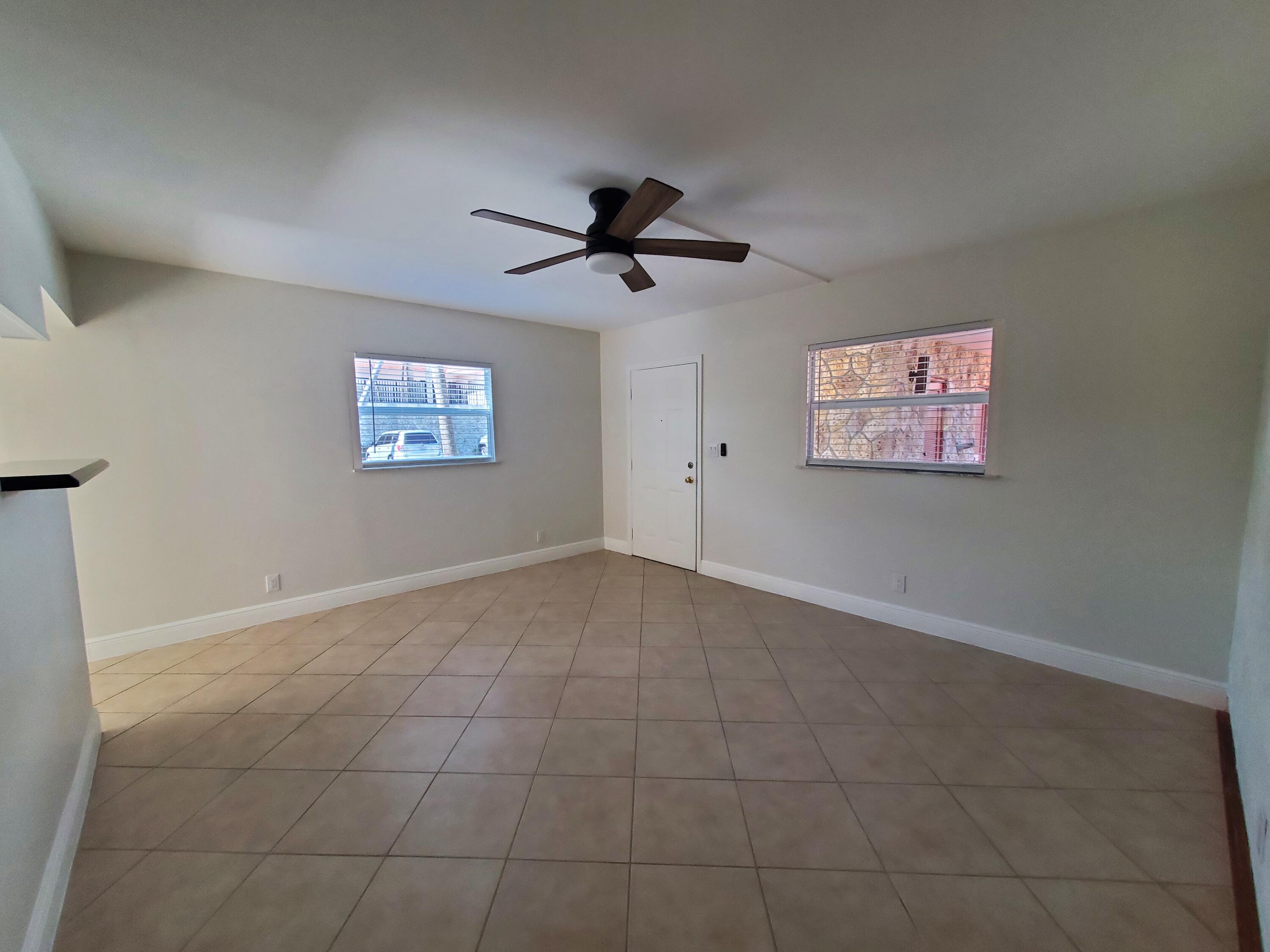 313 Southwest 1st Court, Unit L4 Pompano Beach, FL 33060 - Photo 5 of 17 20251124_124016