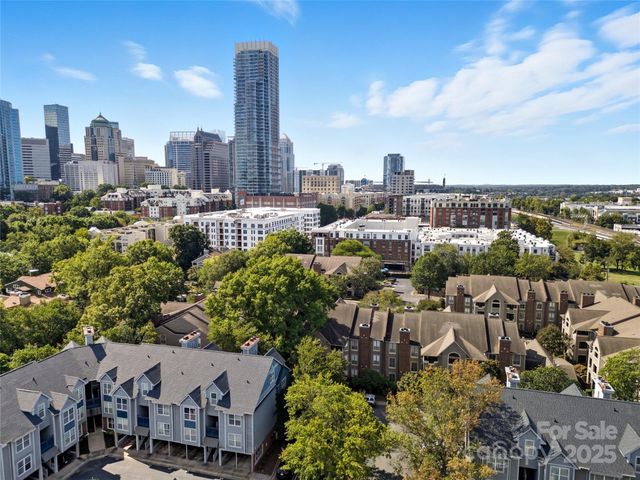 a picture of city view