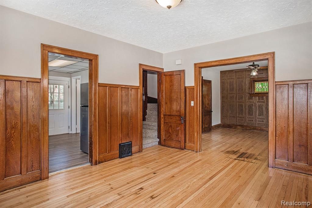 16321 East 9 Mile Road Eastpointe, MI 48021 - Photo 6 of 25
