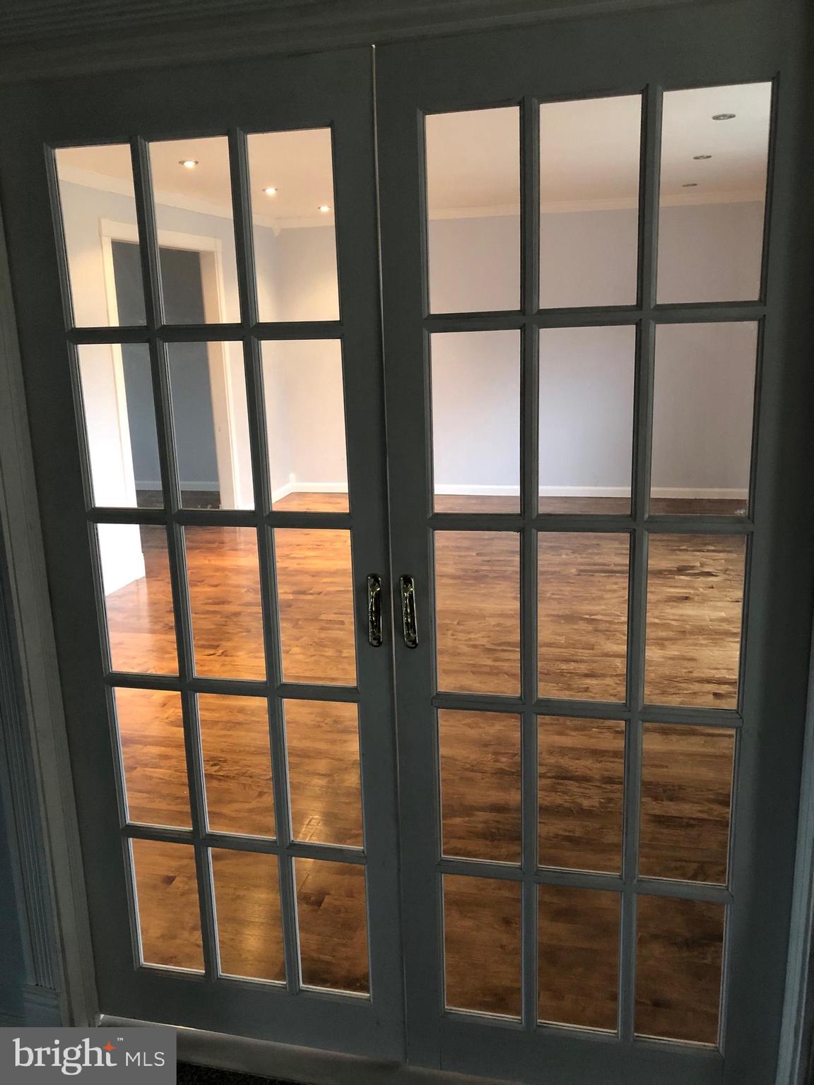 65 Greenvale Road Cherry Hill, NJ 08034 - Photo 3 of 24 doors leading to living room