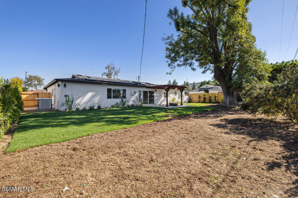 1069 Donner Avenue Simi Valley, CA 93065 - Photo 23 of 24 a front view of house with yard and green space
