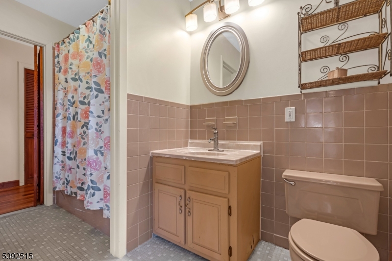 2 Oneida Avenue Hopatcong, NJ 07843 - Photo 16 of 48