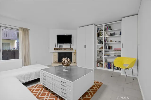 $515,000 | 14960 Victory Boulevard, Unit 102, Van Nuys, CA 91411