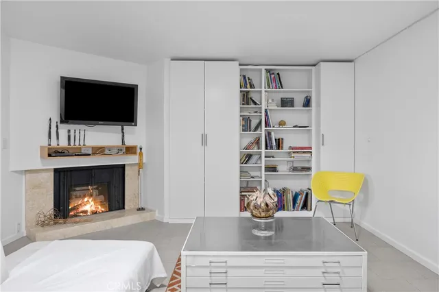 $515,000 | 14960 Victory Boulevard, Unit 102, Van Nuys, CA 91411