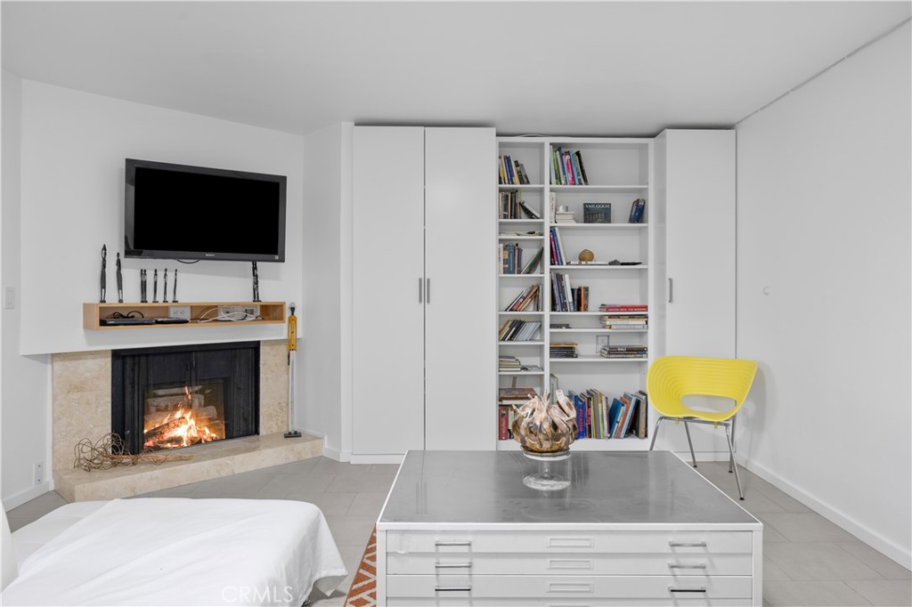 14960 Victory Boulevard, Unit 102 Van Nuys, CA 91411 - Photo 7 of 26 Living room