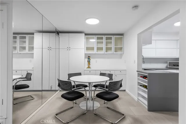 $515,000 | 14960 Victory Boulevard, Unit 102, Van Nuys, CA 91411