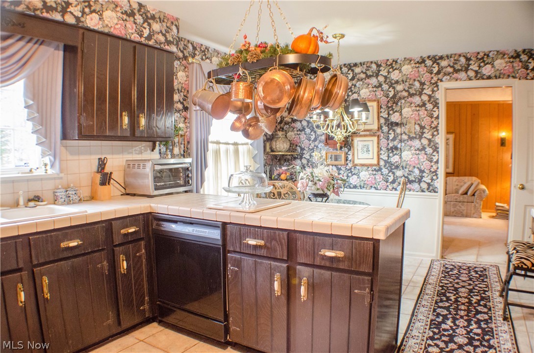3383 Stanley Road Akron, OH 44333 - Photo 7 of 23 Gallery Image 7
