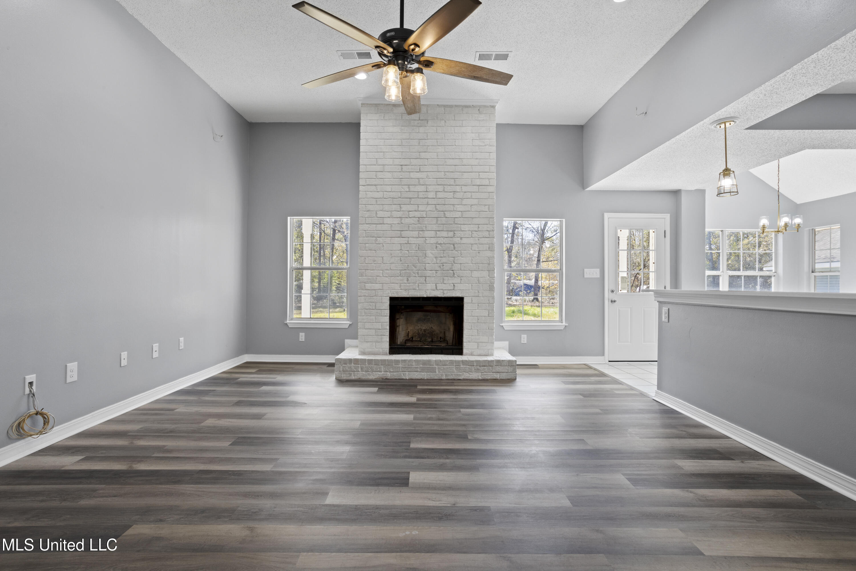 25975 Highway 43 South Picayune, MS 39466 - Photo 11 of 68 Living Room