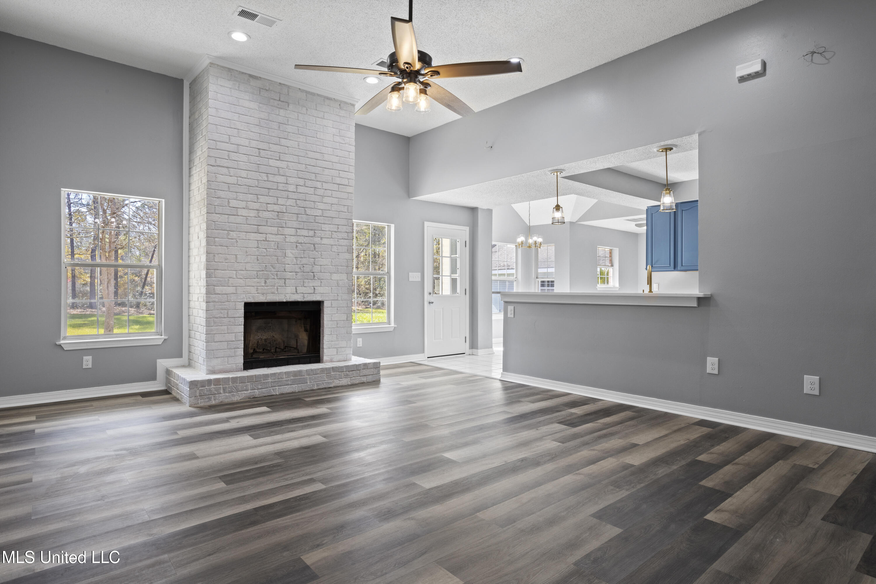 25975 Highway 43 South Picayune, MS 39466 - Photo 12 of 68 Living Room