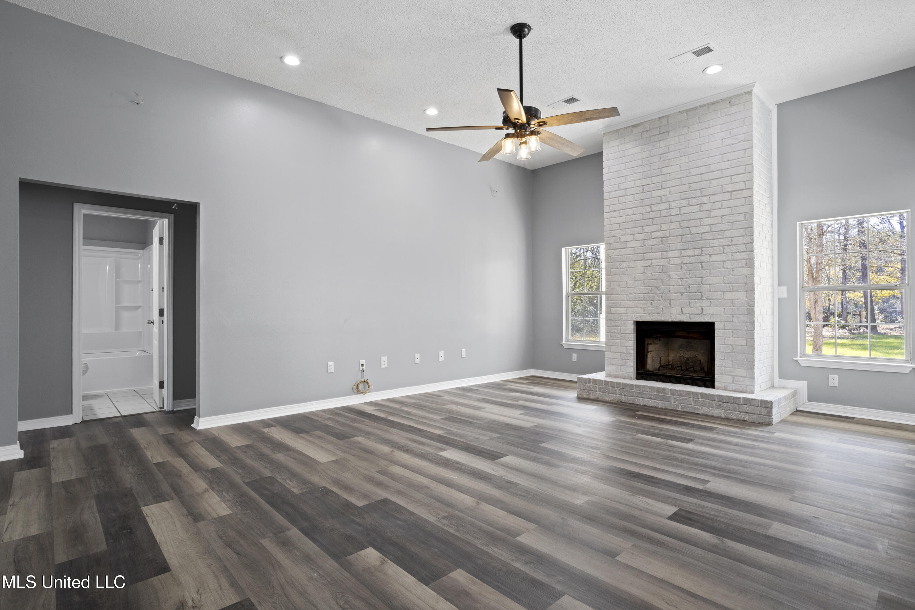 25975 Highway 43 South Picayune, MS 39466 - Photo 13 of 68 Living Room