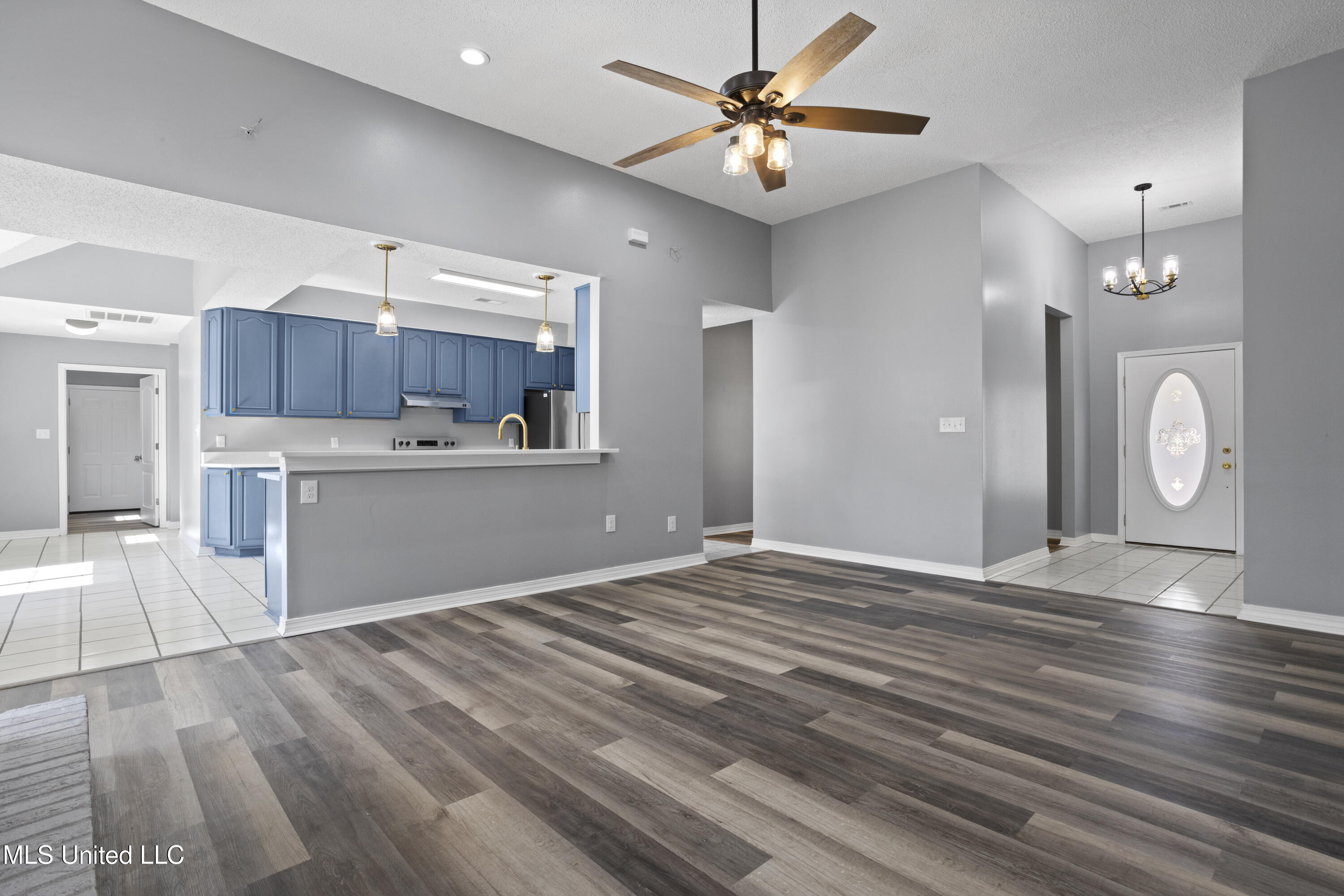 25975 Highway 43 South Picayune, MS 39466 - Photo 15 of 68 Living/Kitchen